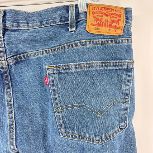 Levi's 550 Relaxed Fit Jeans Men's W46 L32 Blue Denim Waterless Comfort - Picture 1 of 7